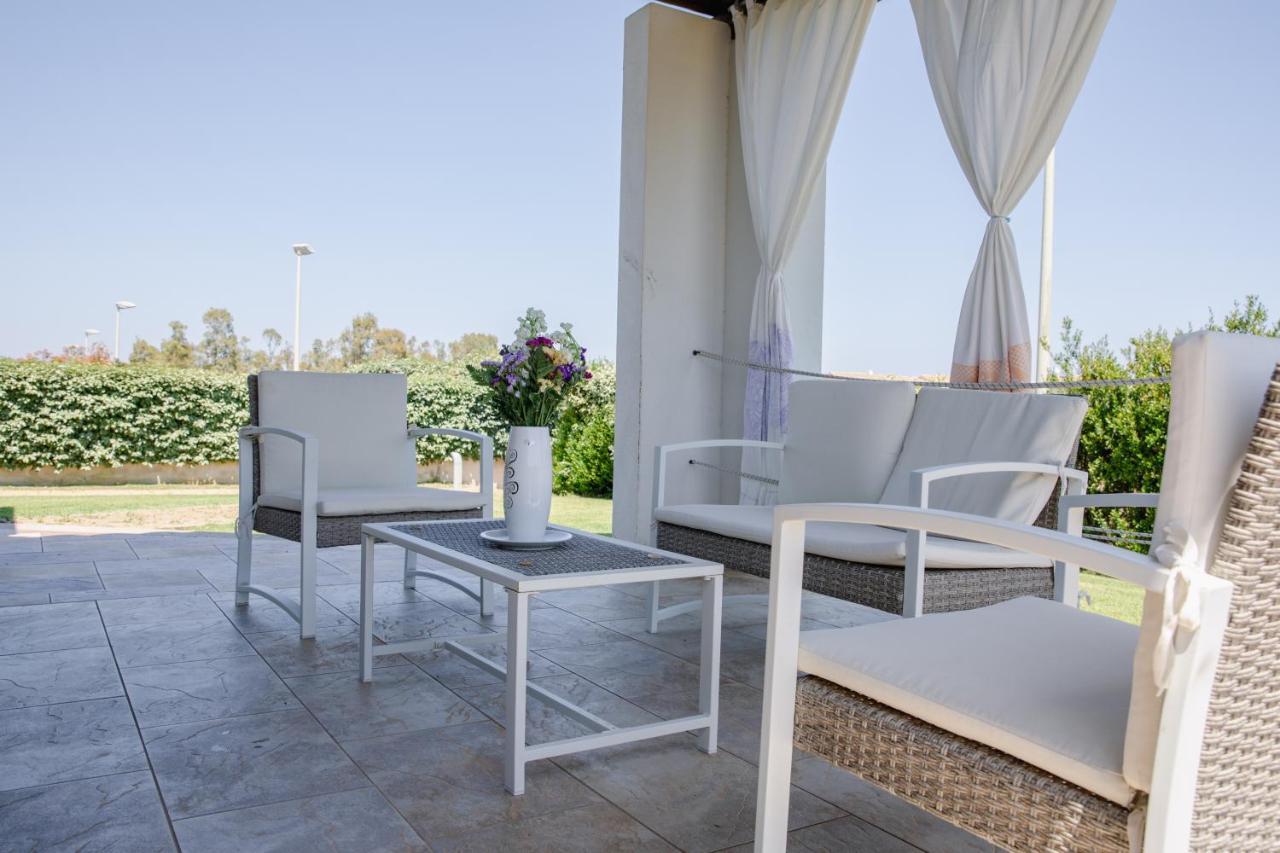Villa Le Residenze Di Baia Sant'Anna à Tanaunella Extérieur photo