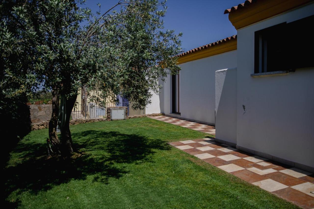 Villa Le Residenze Di Baia Sant'Anna à Tanaunella Extérieur photo