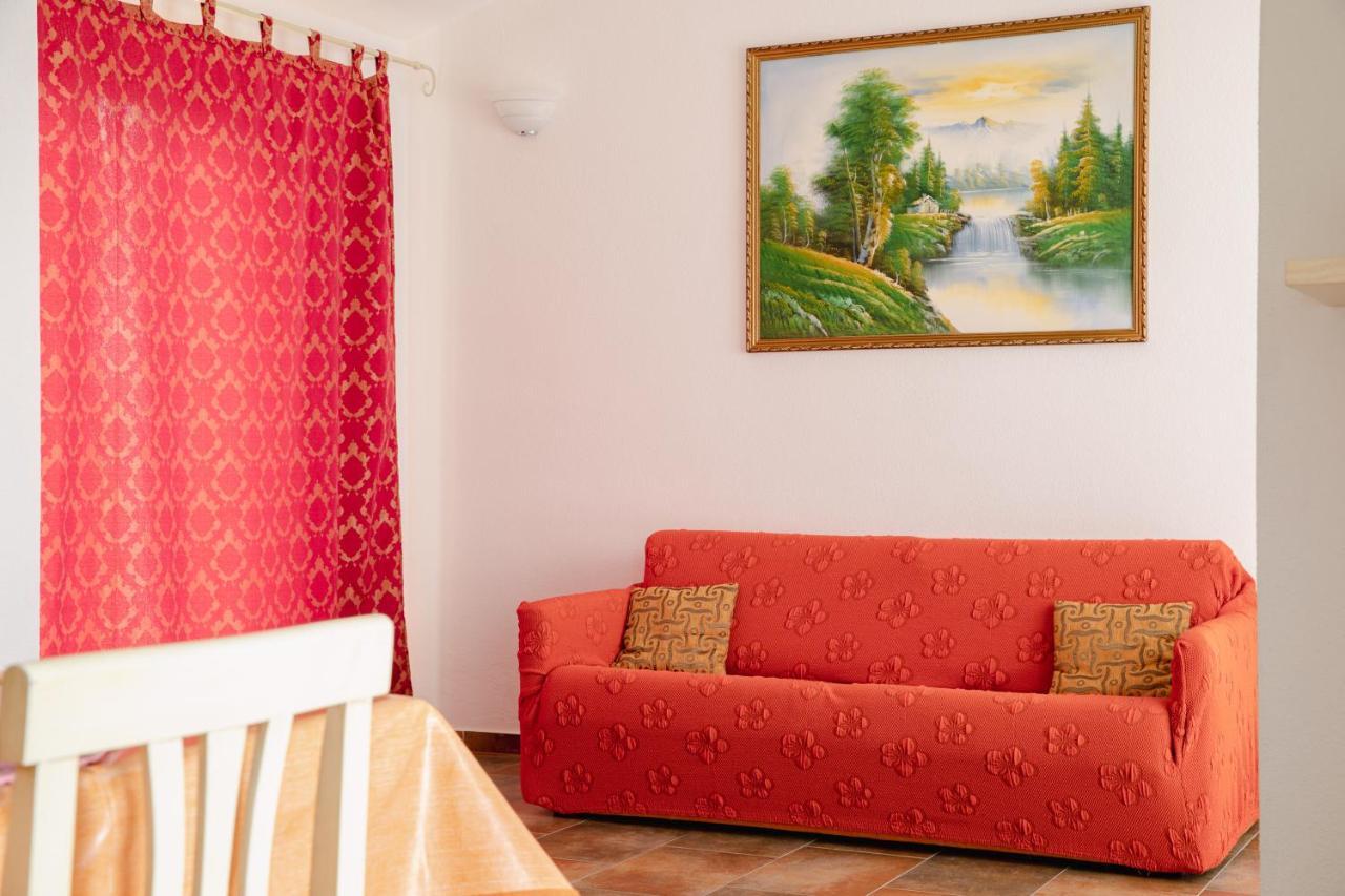 Villa Le Residenze Di Baia Sant'Anna à Tanaunella Extérieur photo