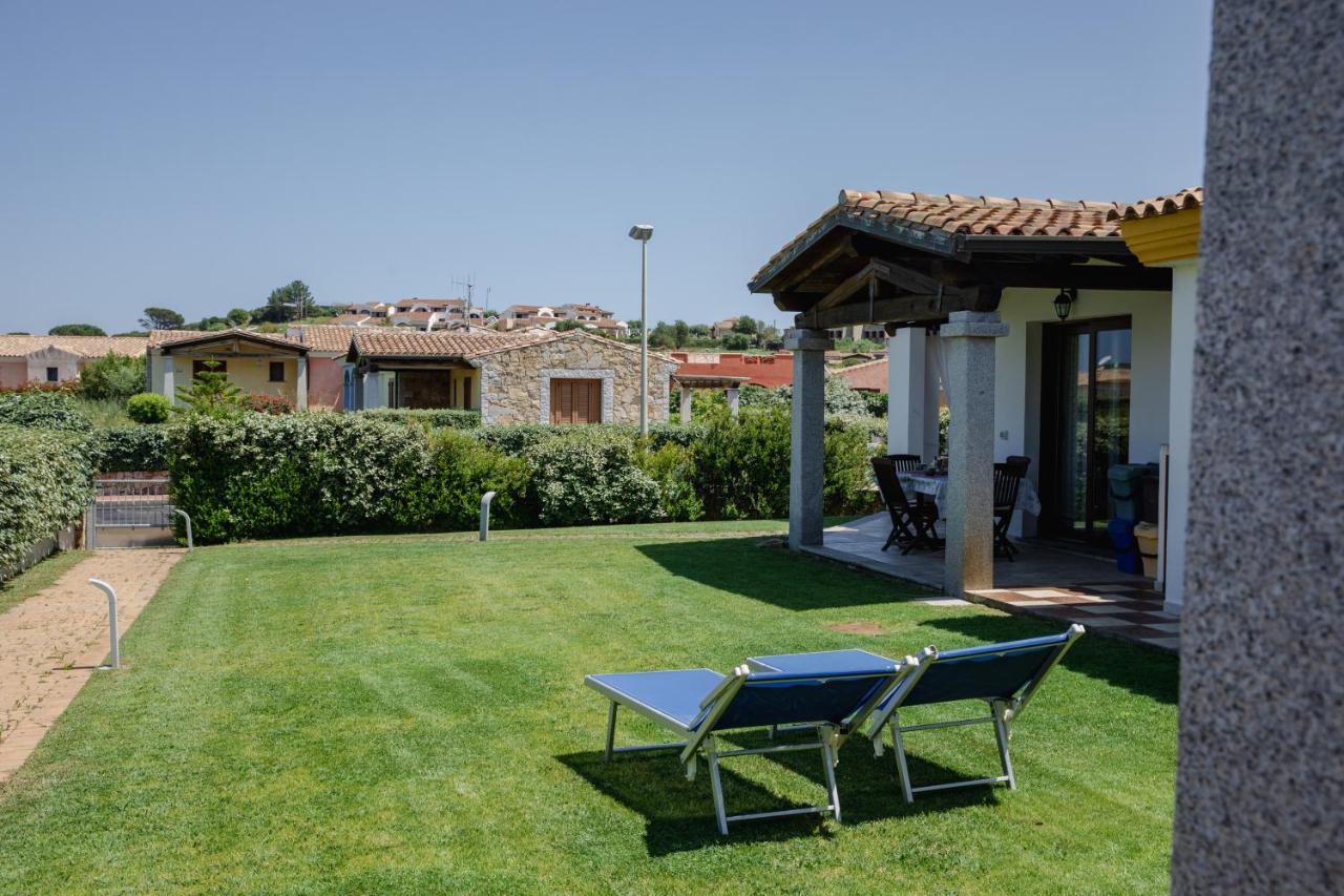 Villa Le Residenze Di Baia Sant'Anna à Tanaunella Extérieur photo