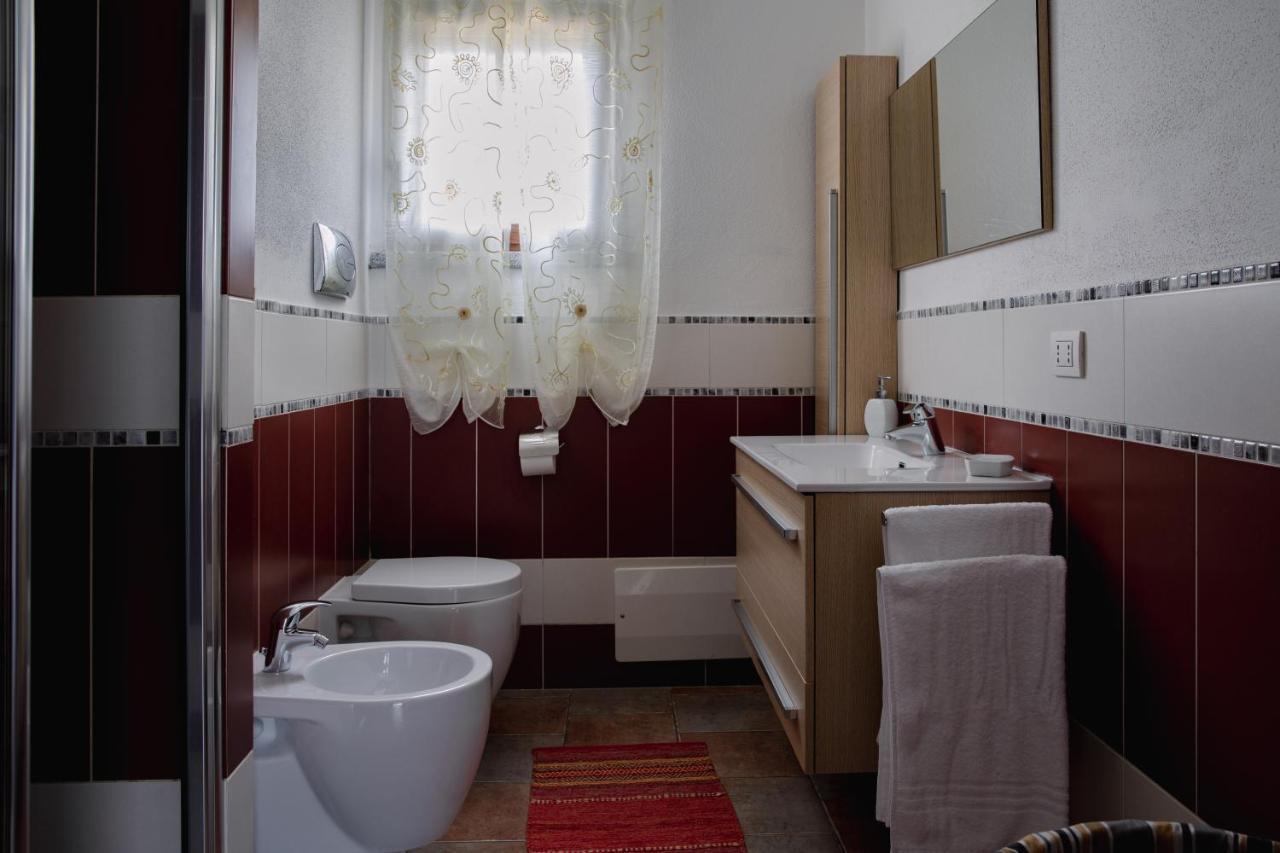 Villa Le Residenze Di Baia Sant'Anna à Tanaunella Extérieur photo