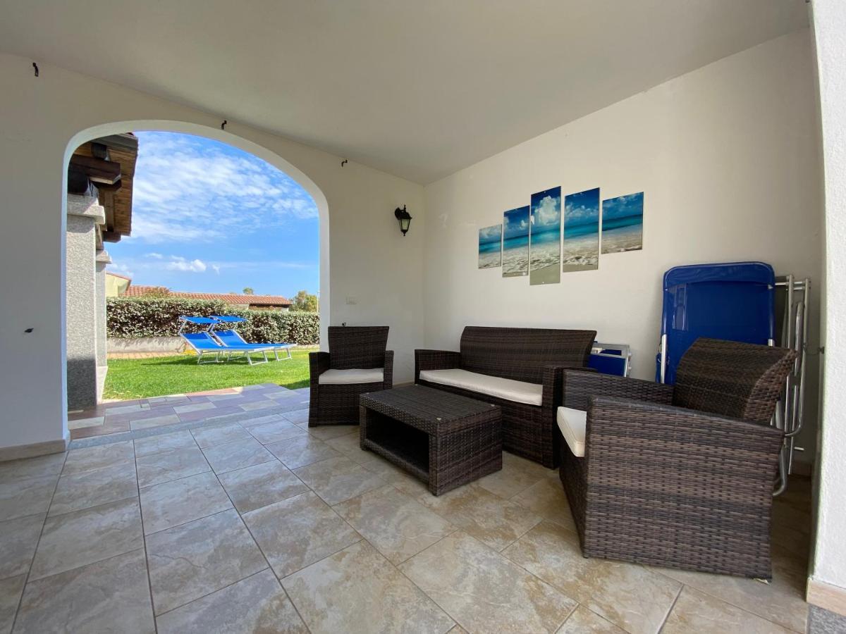 Villa Le Residenze Di Baia Sant'Anna à Tanaunella Extérieur photo
