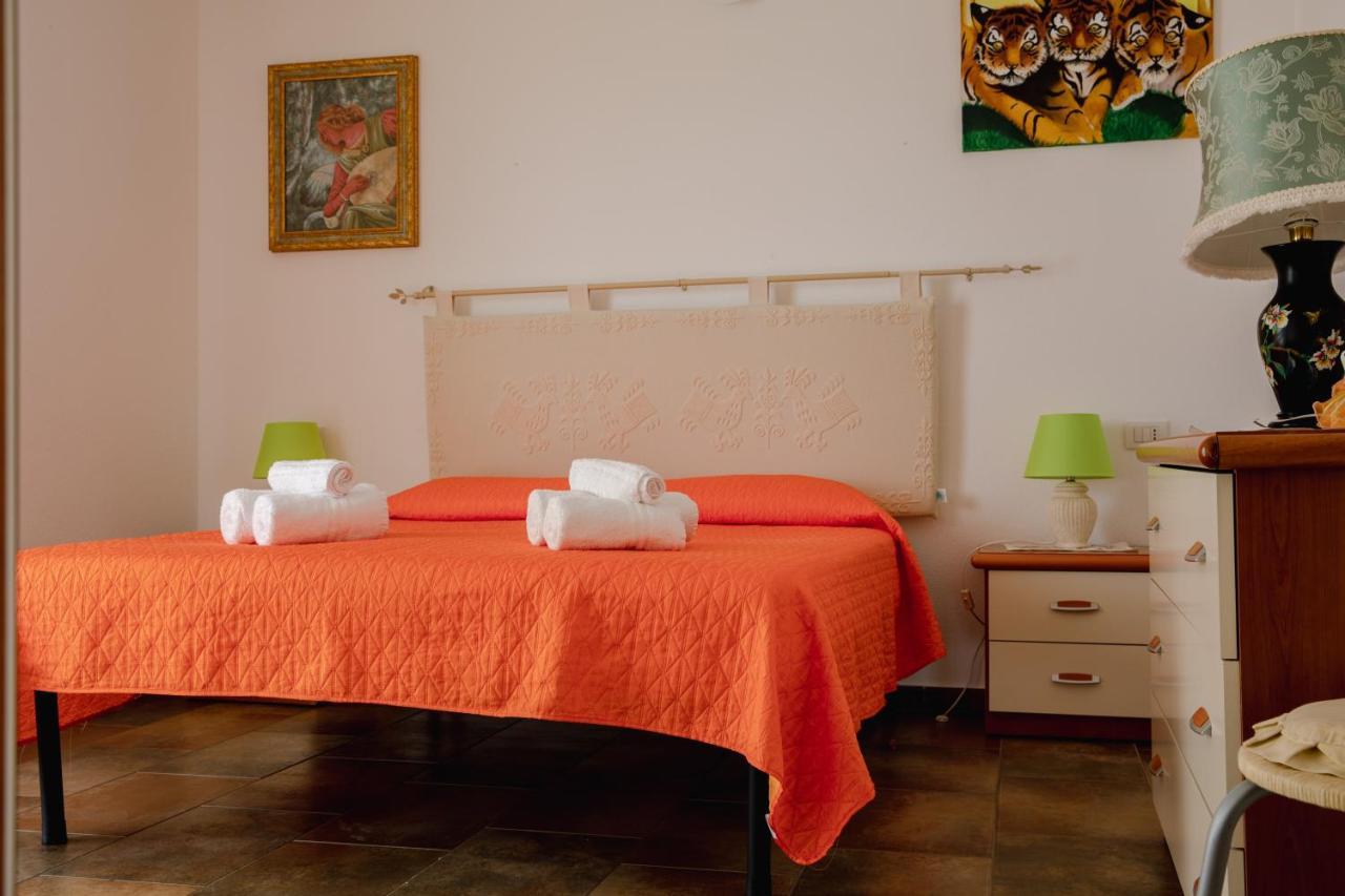 Villa Le Residenze Di Baia Sant'Anna à Tanaunella Extérieur photo
