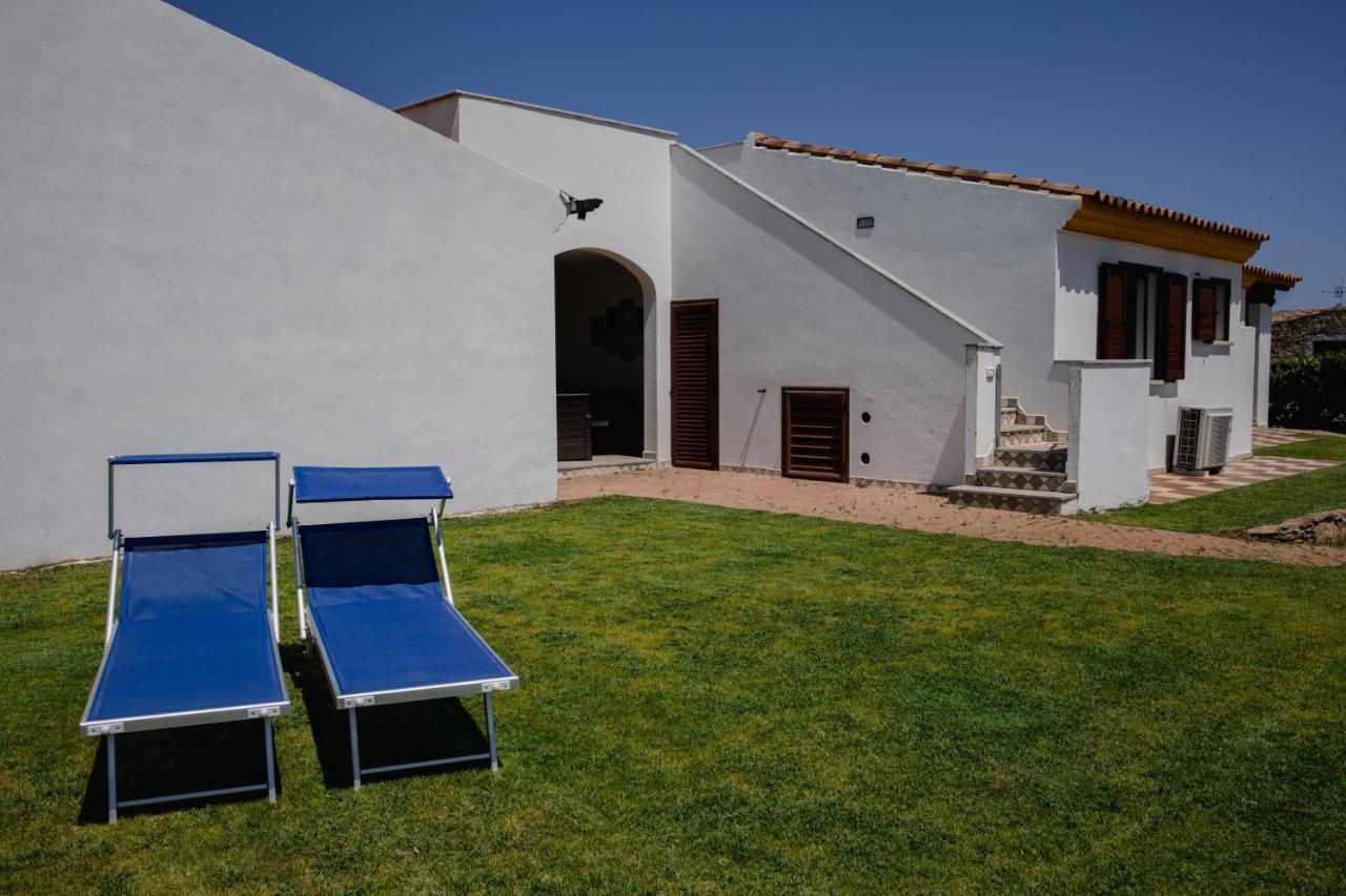 Villa Le Residenze Di Baia Sant'Anna à Tanaunella Extérieur photo